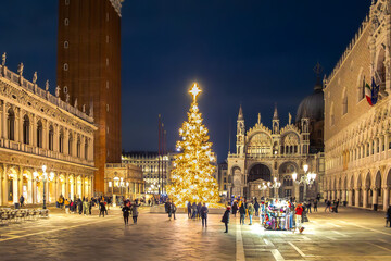 San Marco square in Venice, Italy with decorated illuminated Christmas tree © Thomas