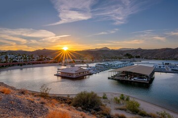 Fototapeta premium 4K Image: Colorado River at Cottonwood Cove, Las Vegas Vicinity