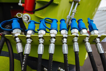 Connected hydraulic pressure pipes system of construction machinery