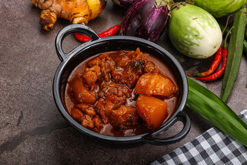 Indian cuisine - spicy chicken vindaloo