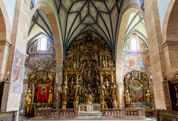Fototapeta na wymiar high altar in the cathedral