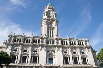 Fototapeta na wymiar monumental building of the city hall in Porto