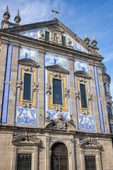 The facade of the Igreja dos Congregados in Porto - 690533579