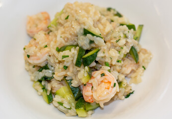 risotto with courgettes, prawns and parsley