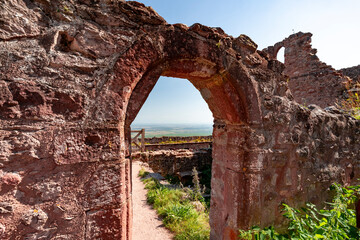un ancien ch&acirc;teau &agrave; Ribeauvill&eacute;- Alsace -France