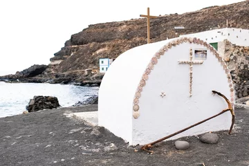Cercles muraux les îles Canaries Small chapel in the village of Los Molinos, Fuerteventura, Canary Islands.