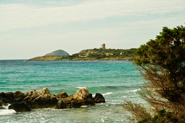 Spiaggia e mare cristallino dell'isola di Sant'Antioco. Sardegna, Italia
