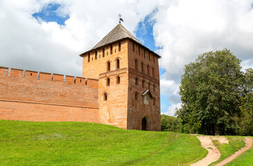 Fototapeta na wymiar Watch tower of the Novgorod Kremlin in summer day