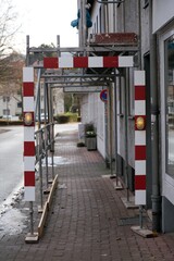 Pedestrian tunnel in a scaffolding