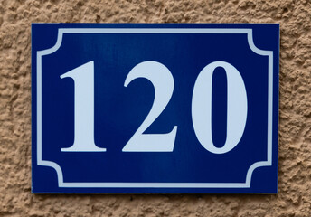 Hausnummer 120