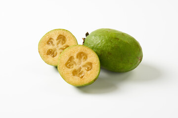 フェイジョア　白バック