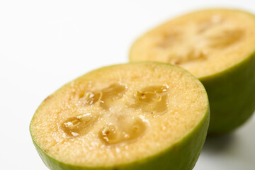 フェイジョア　白バック