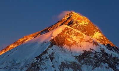 Evening sunset view on top of Mount Everest - obrazy, fototapety, plakaty