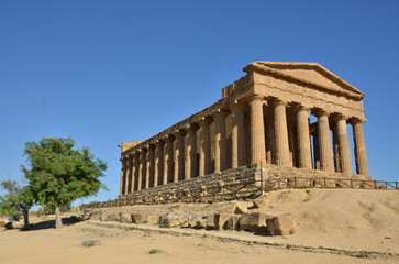 ancient roman temple