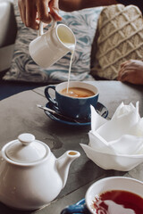 Tea milk pour