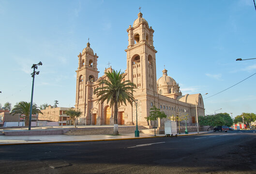 Lateral view of the Cathedral of  Nuestra Se&ntilde;ora del Rosario, the main temple in the city of Tacna.