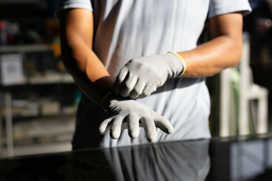 Gloves for cutting glass and sharp objects, rubber gloves, white gloves
