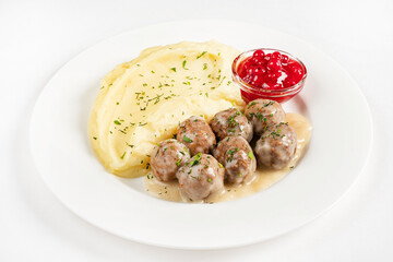 swedish meatballs with mashed potato