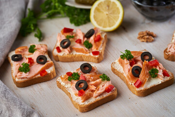 Smoked salmon on crostini breads