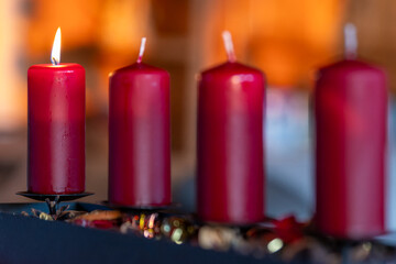 red advent candles in december