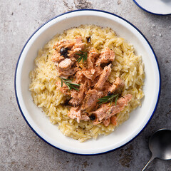 Pasta with hot smoked salmon