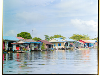 village flottant sur le Tonlé Sap