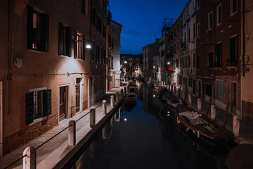 Fototapeta na wymiar Enchanting Venice: A Visual Symphony of Canals, Architecture, and Timeless Elegance