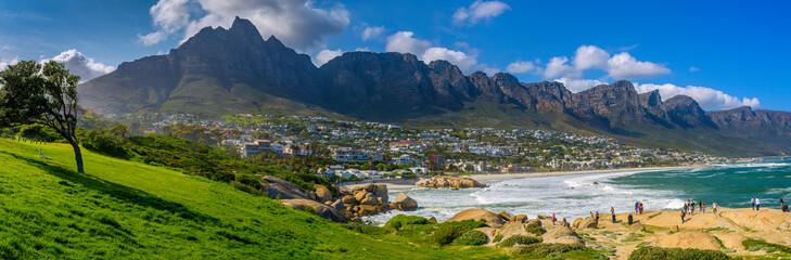 Naklejka premium Table Mountain seen with beach in the foreground, Cape Town, South Africa