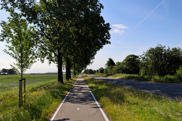 Obraz premium Pastures with farms and roads in the future Fifth Village of the Zuidplaspolder of the municipality of Zuidplas