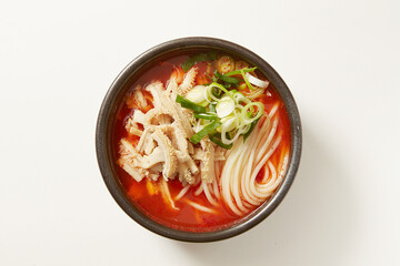 Spicy soup with noodles and meat