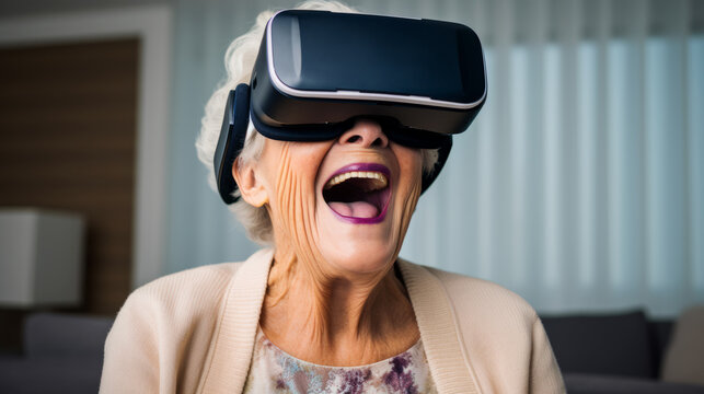 Anciana con gafas VR.