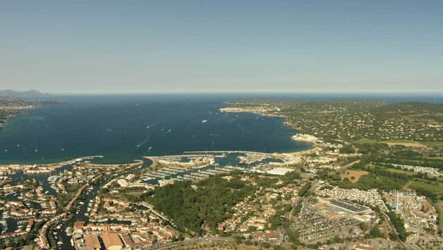 Vue a&eacute;rienne du Golfe de Saint Tropez