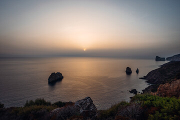 Sonnenuntergang am Meer in Sardinien 