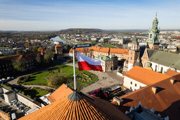 Polska- Święto niepodległości - wywieszanie flagi,  Flaga Kraków