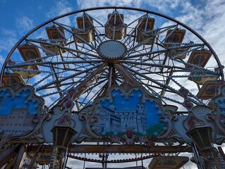ruota panoramica nella piazza di Grottaglie a Natale, Puglia, Italy