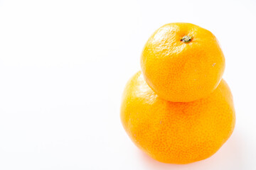 みかん、2つ。(白バック)
