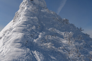 冬の剣ヶ峰山の登山道