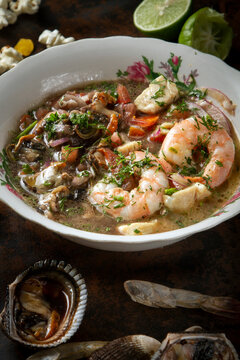 Ceviche mixto de concha y camaron ecuatoriano