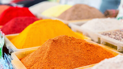 Multicolored spices at Siab or Siyob bazaar (Siyob bozori), Samarkand, Uzbekistan, Central Asia