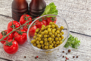 Canned sweet green peas conserve