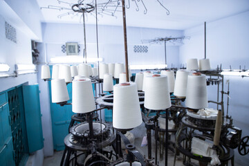 white Cotton Spools Thread With industrial kniting machines