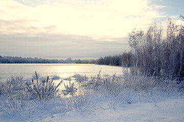 Snow and frost at the lake in December