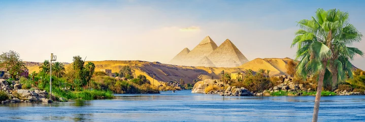 Fototapeten Panorama of Great Nile and pyramids © Givaga