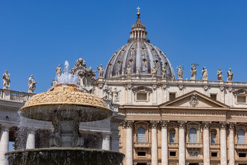 one of the two fountains on St. Peter's Square in Vatican City, created by Carlo Maderno (1612–1614) and Giovanni Lorenzo Bernini (1667–1677) to ornament the square in front of the St. Peter's Basilic