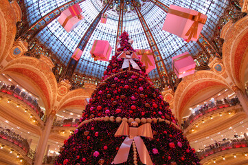 Christmas at Galeria la Fayette, Paris (7)