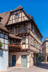 Fachwerkensemble am Place Beffroi in Obernai. Departement Bas-Rhin in der Region Elsass in Frankreich