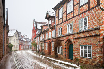 Fototapeta na wymiar Mittelalterliche Altstadt Lüneburg im Winter