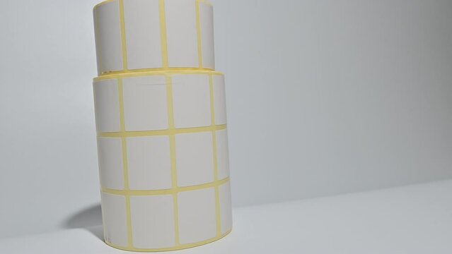 Thermal barcode roll.	Barcode label roll for direct thermal or thermal transfer printing. Blank price label roll.
