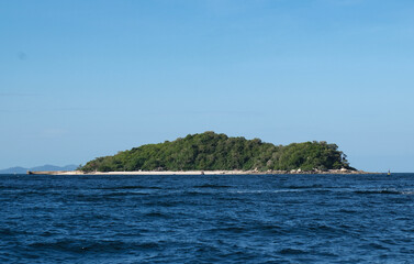 Fototapeta na wymiar island in sea