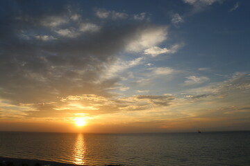 Fototapeta premium sunset over the sea